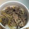 もっつぁ☆'s cooksnap of when they made うまうま♪簡単牛丼！.
