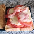 sweethazu's cooksnap of when they made ピザ風♪トマトとチーズのリッチなトースト.