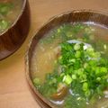 ピアノママ's cooksnap of when they made なめことれんこんと三つ葉の味噌汁.