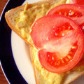 yumyum0618's cooksnap of when they made ツナとトマトのカレーマヨトースト♬.