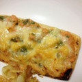 komutatata's cooksnap of when they made 鮭マヨチーズの、お揚げサクサク焼き.