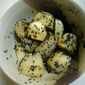 つばたん's cooksnap of when they made 簡単◆里芋の黒胡麻和え◆.