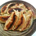 shinoぴん's cooksnap of when they made もっちりジューシー！焼き餃子.