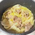s's cooksnap of when they made 豚とキャベツのニンニク塩バター鍋.