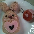 Microさん's cooksnap of when they made キャラ弁de『しろいうさぎくろいうさぎ』.