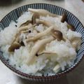 砂漠で鍋焼きうどん's cooksnap of when they made 超簡単！シメジご飯.
