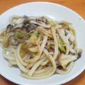 ともみんた's cooksnap of when they made 舞茸の焼きうどん.