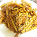 OL44's cooksnap of when they made 豚とごぼうジャキジャキ黒酢炒め.