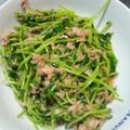 まきし★'s cooksnap of when they made 豆苗とツナ缶のニンニク炒め.