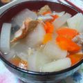 monchanママ's cooksnap of when they made 調味料2つだけ！三平汁（鮭のあら汁）.