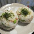 紅葉ｙ's cooksnap of when they made 鮭フレ×梅×枝豆のわさび風味のおにぎり.