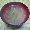 kemeta's cooksnap of when they made きぬさやともやしのみそ汁.