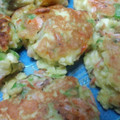酒豪嬉嬉's cooksnap of when they made アボカドと桜海老のはんぺん焼き.