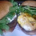 セイコモ１０３'s cooksnap of when they made 和風ハンバーグの照り焼きバーガー.