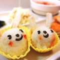 いちごぱぴこ's cooksnap of when they made 簡単ちくわでうさぎおにぎり♪キャラ弁.