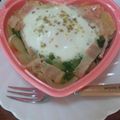 akkimini's cooksnap of when they made 朝ごはんに☆玉ねぎの巣ごもり卵☆.