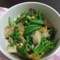 akukamo's cooksnap of when they made 簡単☆わさび菜たっぷり♪卵ときのこ炒め.