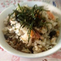 NEET気質's cooksnap of when they made 鮭とワカメの炊き込みご飯♪.