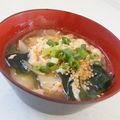 ななクレープ's cooksnap of when they made 玉ねぎとわかめの卵キムチスープ.
