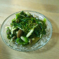 そもそもさん's cooksnap of when they made ほうれん草と海草とキノコの和え物.