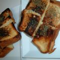 monemaruku's cooksnap of when they made 焼きチーズサンドパン（父が好きだったおつまみ）.