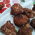 ニコニコ's cooksnap of when they made 材料3つ！簡単サーターアンダギー.
