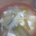 NEKOほっぺ's cooksnap of when they made わかめと豆腐と玉ねぎ味噌汁 具沢山.