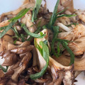 mantacarp's cooksnap of when they made あと一品に☆5分でできる舞茸のマヨ炒め.
