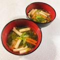 みぽぽ37's cooksnap of when they made 栄養満点☆油揚げ人参・ほうれん草の味噌汁.