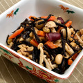 お料理ニャロメ's cooksnap of when they made 副菜に＊大豆と長ひじきの煮物［作り置き］.
