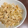 あやママ99's cooksnap of when they made 味見で半分なくなるキャベツの胡麻和え.