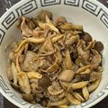 ♡よりより♡'s cooksnap of when they made しめじと豚バラ肉の炒め物.