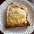 ママメイン！時々子供's cooksnap of when they made 目玉焼きで簡単朝食⭐ハムエッグトースト.