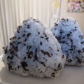 紅葉ｙ's cooksnap of when they made 赤青しそとごまのおにぎり.