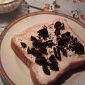 よん妻's cooksnap of when they made オレオチーズトースト.