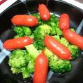 miimiiko's cooksnap of when they made ブロッコリー＆ウインナーの粉チーズソテー.