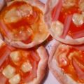 チーズ苺←'s cooksnap of when they made 餃子の皮で＊簡単ピザ！.