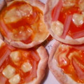 チーズ苺←'s cooksnap of when they made 餃子の皮で＊簡単ピザ！.