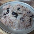 tomtom0406's cooksnap of when they made 藤ご飯（黒豆ご飯）.