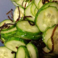 ami-rarara's cooksnap of when they made *簡単1品*きゅうりの塩こんぶ和え.