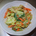 如月あや's cooksnap of when they made **水菜とｷｬﾍﾞﾂの胡麻和え**.
