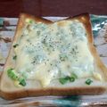 まゆぽよ●'s cooksnap of when they made 朝食に♪簡単青ねぎチーズトースト.