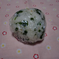 さとっち★'s cooksnap of when they made ✿しらすとわかめのおにぎり✿.