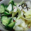 hitomiyasu's cooksnap of when they made きゅうりと塩昆布の浅漬け.