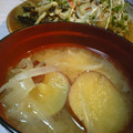 がるばんぞママ's cooksnap of when they made **おさつと新玉ねぎのお味噌汁**.