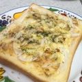 ＲＫまま's cooksnap of when they made 鮭フレ×新玉葱のトースト.