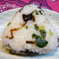flatty1016's cooksnap of when they made 簡単　塩昆布と大根葉のまぜごはん.