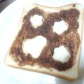 亜久里's cooksnap of when they made 【可愛い】チョコシロップトースト.