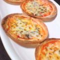ミカボン８８８'s cooksnap of when they made 残った餃子の皮で★パリパリピザ.