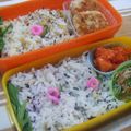 キャシーキャサリン's cooksnap of when they made かまぼこローズのおにぎり.